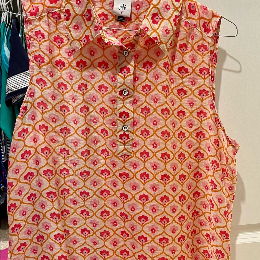 💕🌸💕🌸 
CAbi Bungalow Top
Size Large
New without tags